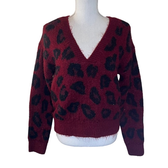 Victorias Secret PINK Cropped Sweater Small Leopard Pattern V Neck Fuzzy Knit - Picture 1 of 7